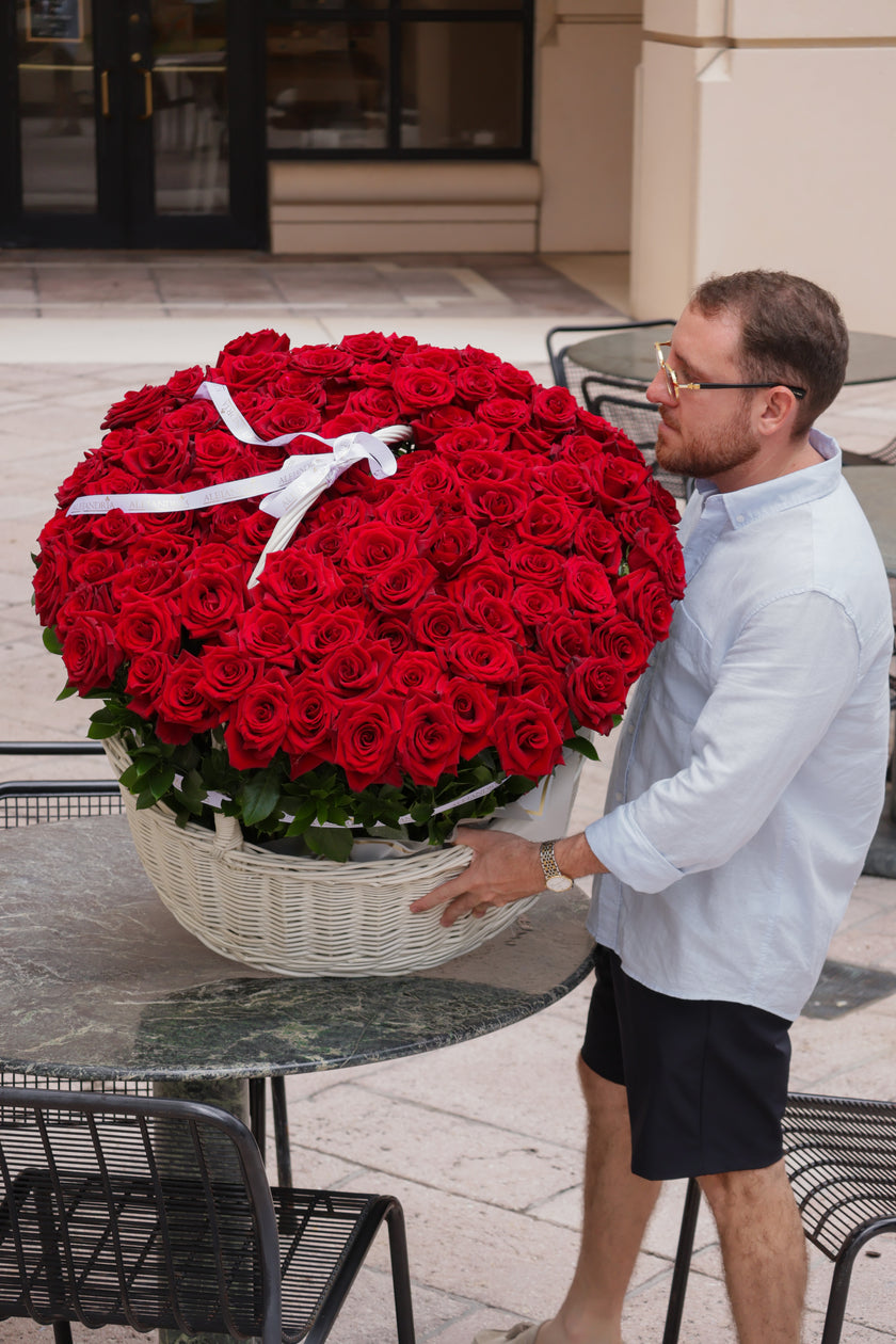 Grand Rose Basket
