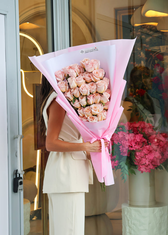 35 Luxury Rose Frontal Design Bouquet
