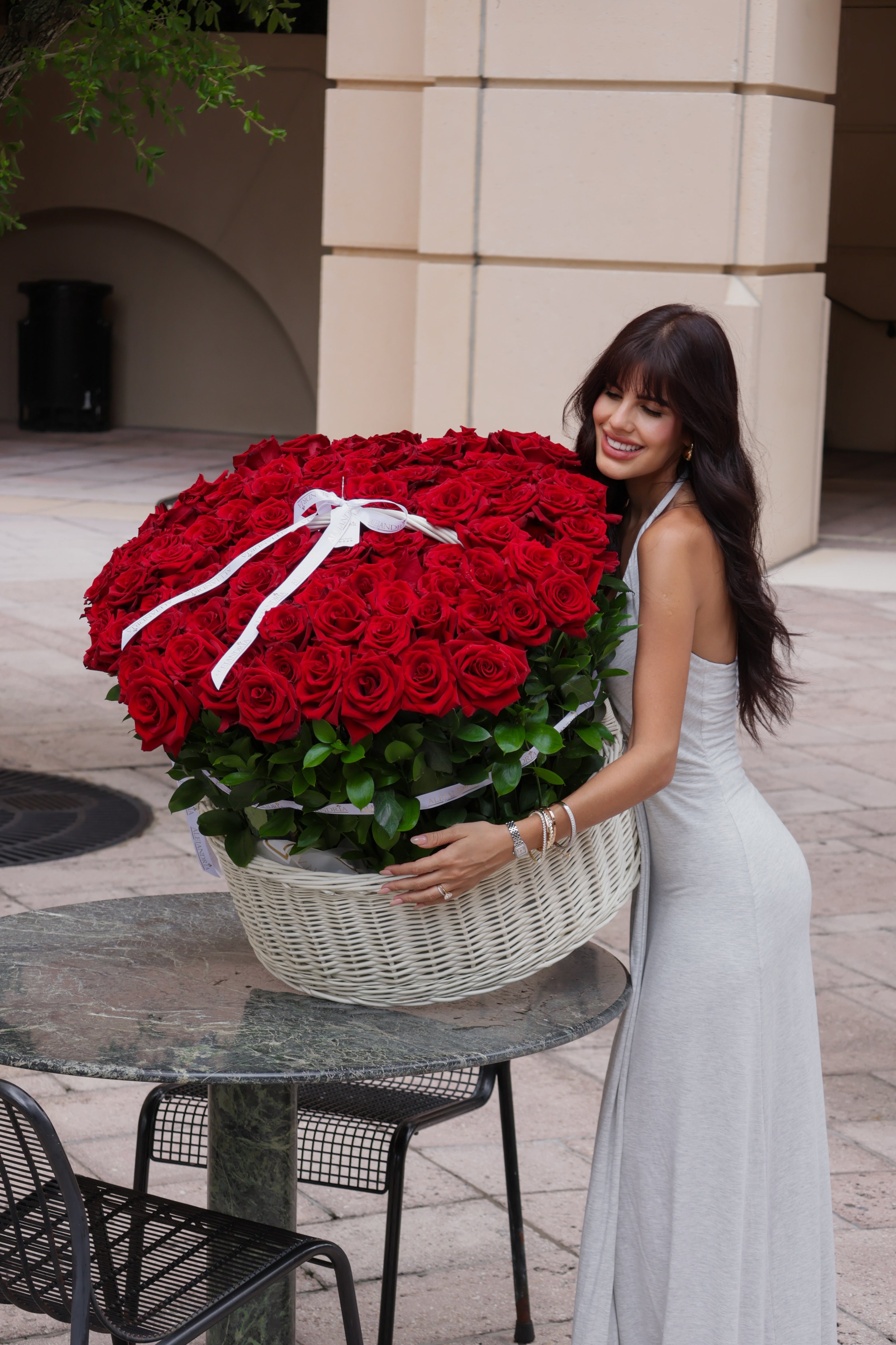 Grand Rose Basket