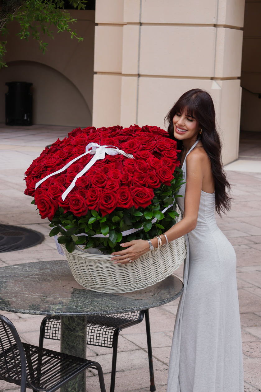 Grand Rose Basket