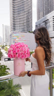 Pure Essence – 35 Luxury Roses FlowerBox