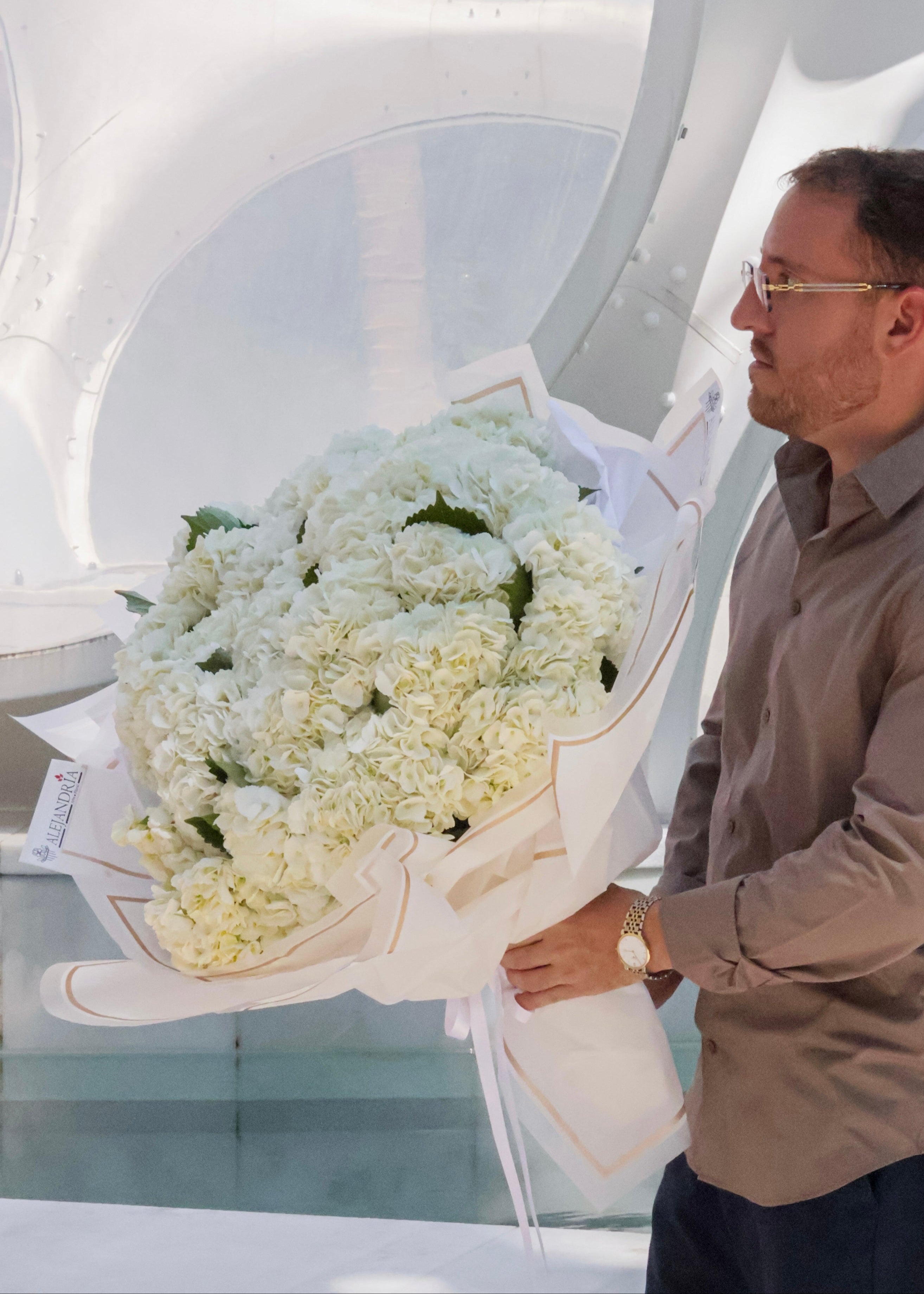 Ivory Hydrangea Grande – Hand-Tied Bouquet