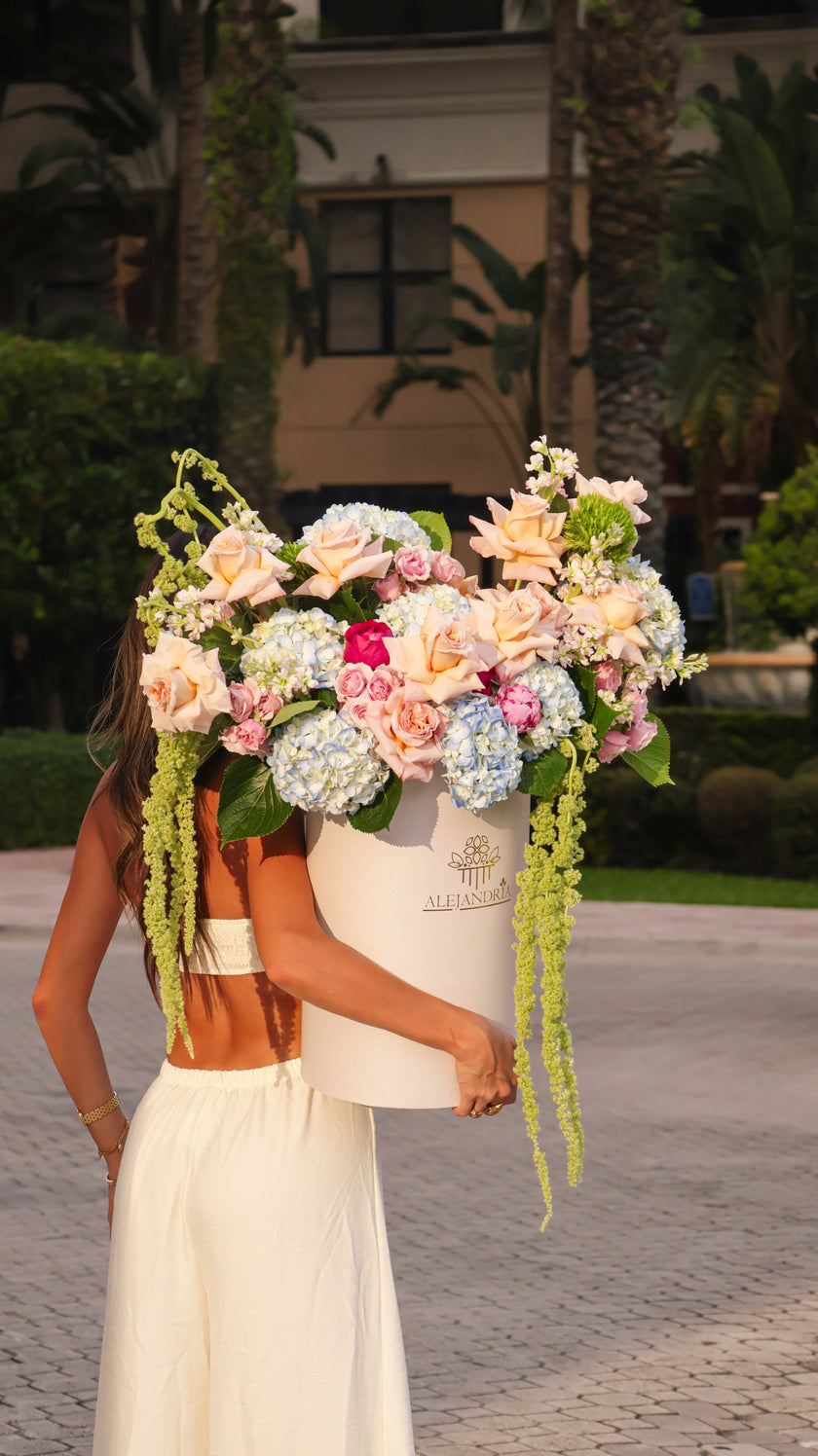 Eternal Grace – Luxury Rose & Hydrangea Hatbox