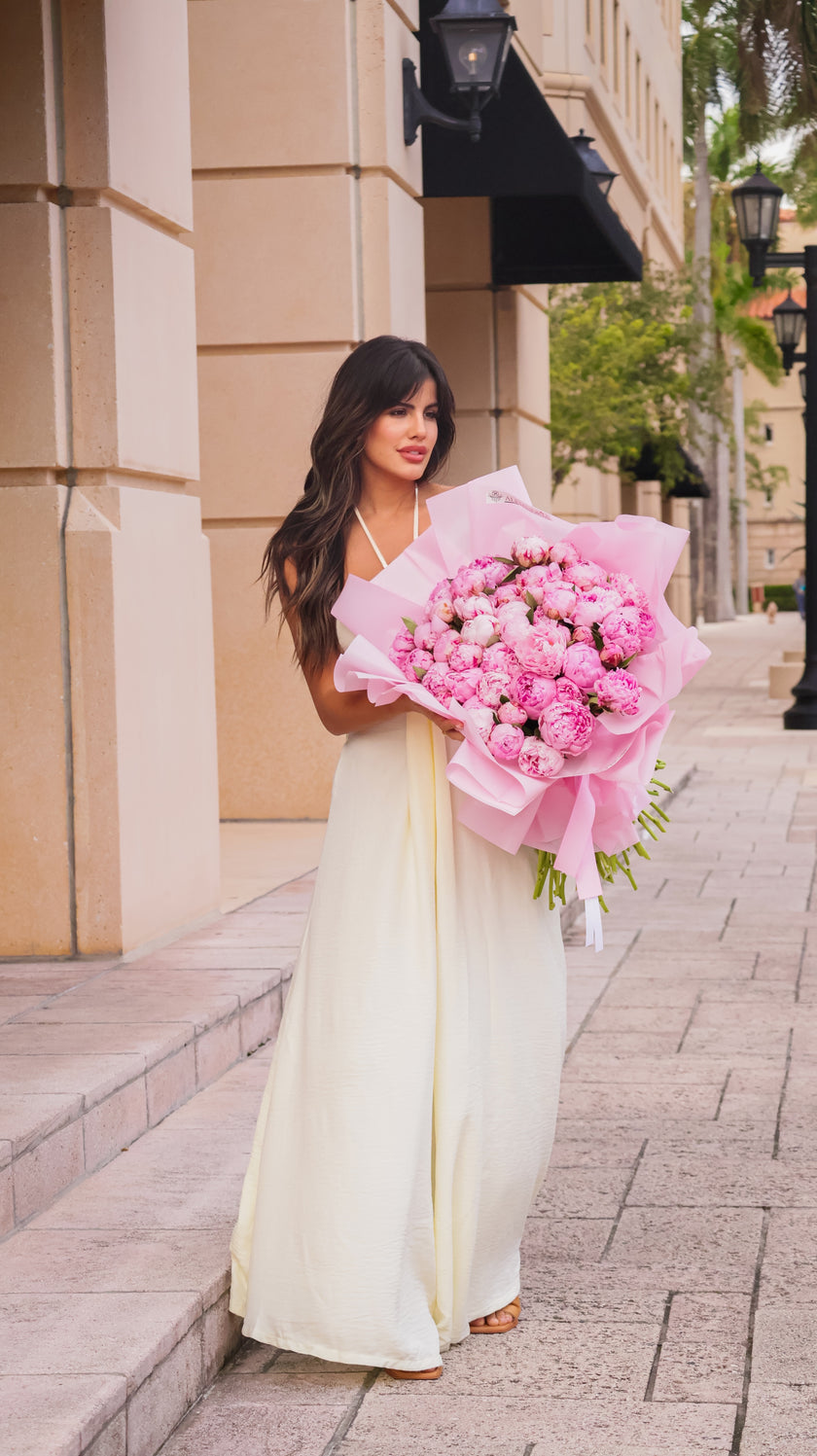 Peony Dream – Luxury Hand-Tied Bouquet