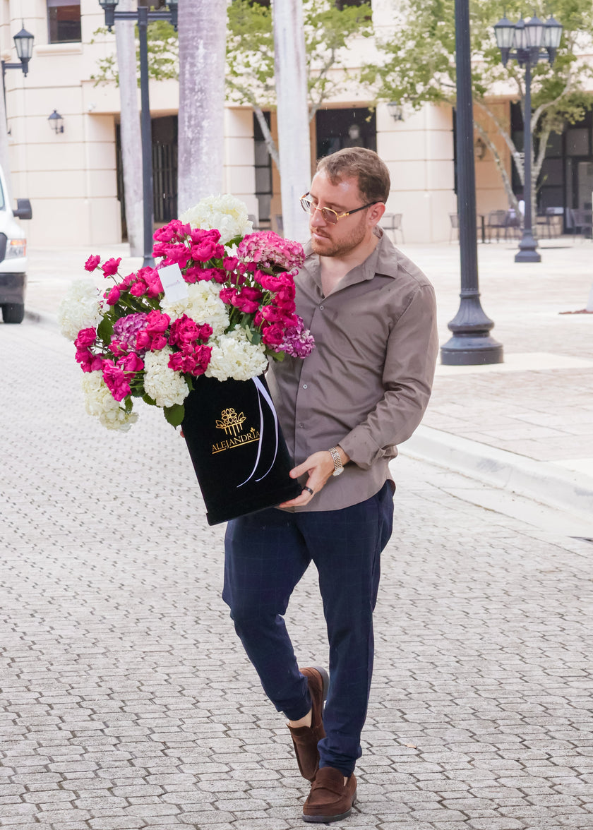 Royale FlowerBox – Luxury Hydrangea & Spray Roses