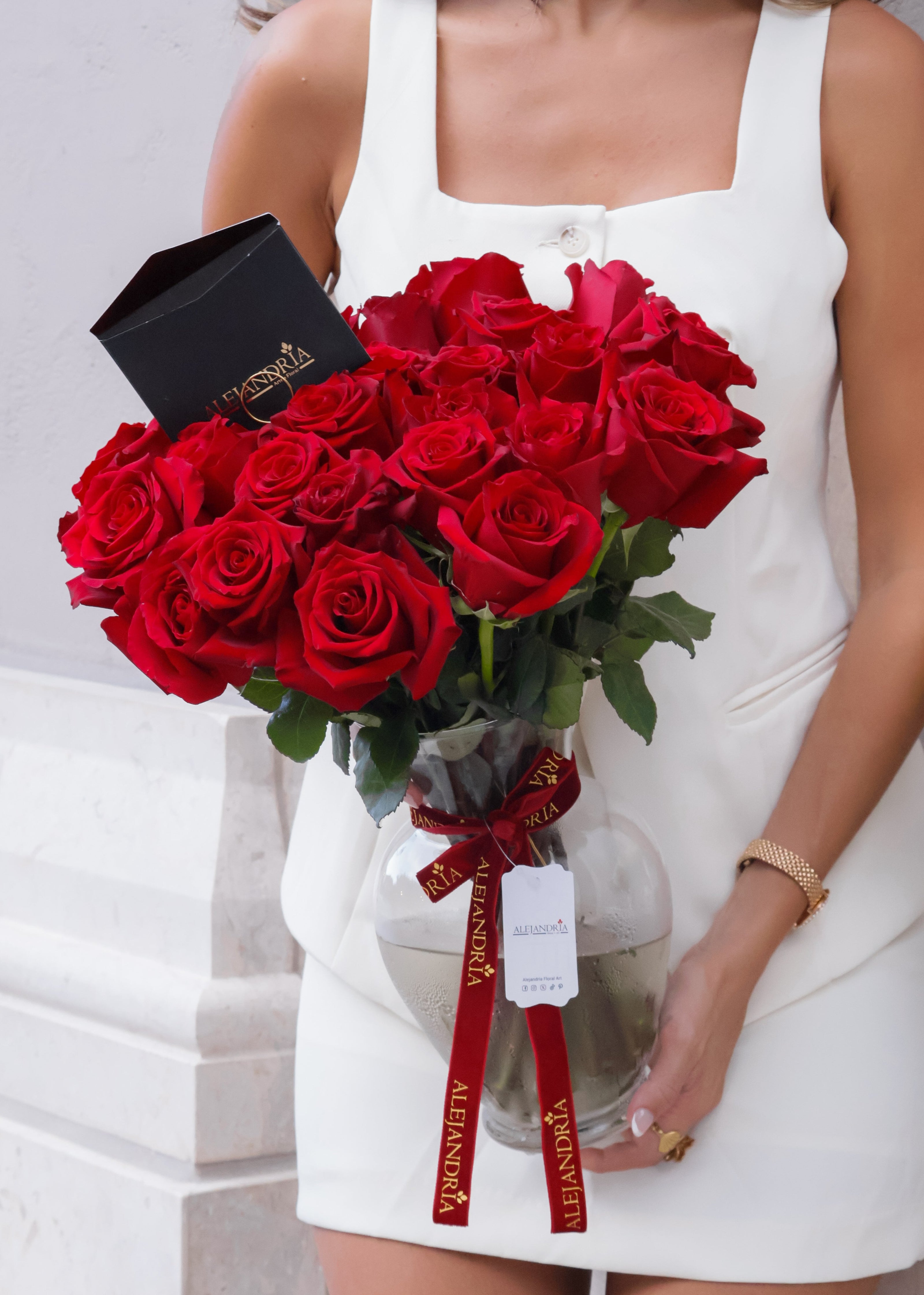 Eternal Passion – Red Roses in Crystal Vase