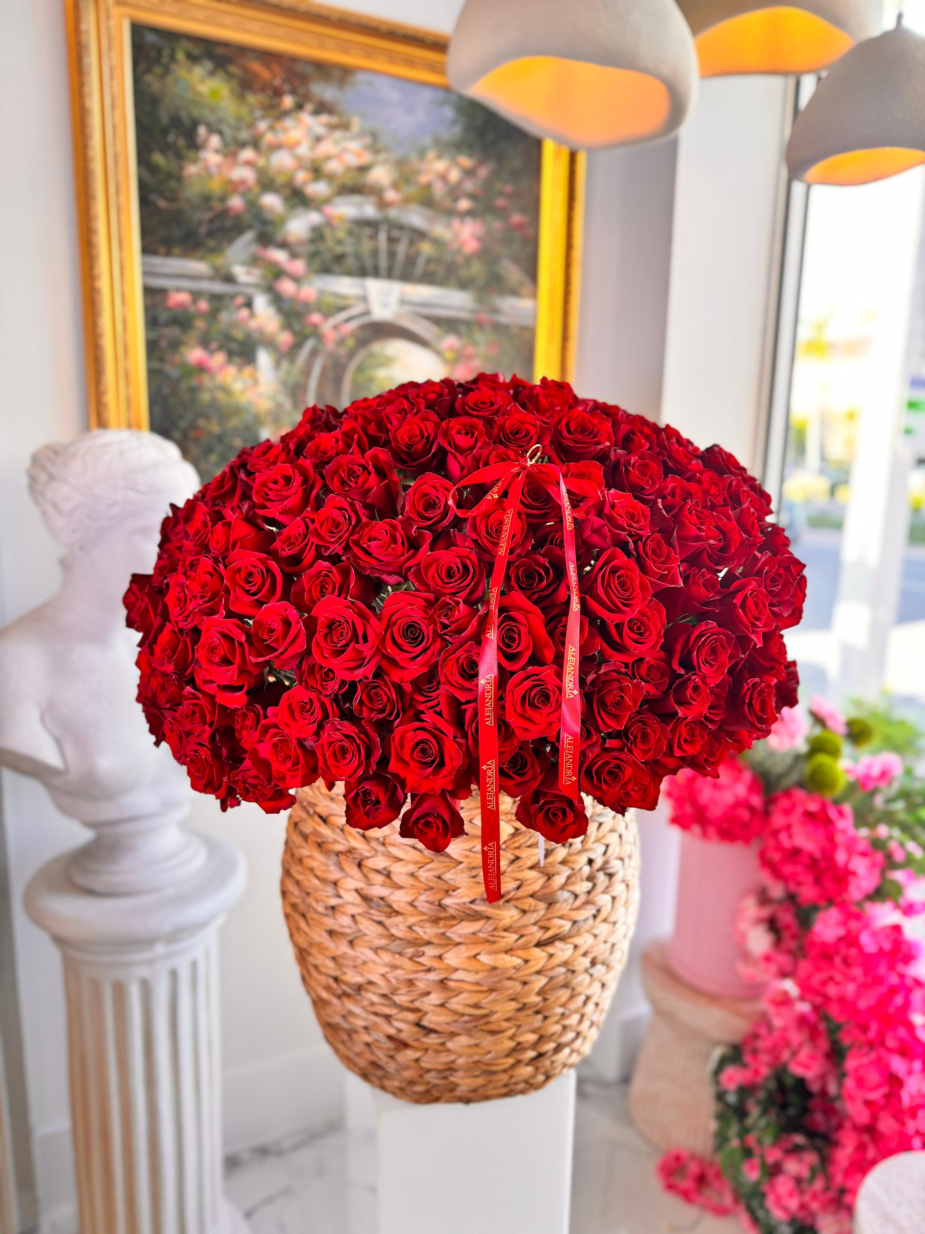 The Royal Garden – 300 Premium Red Roses