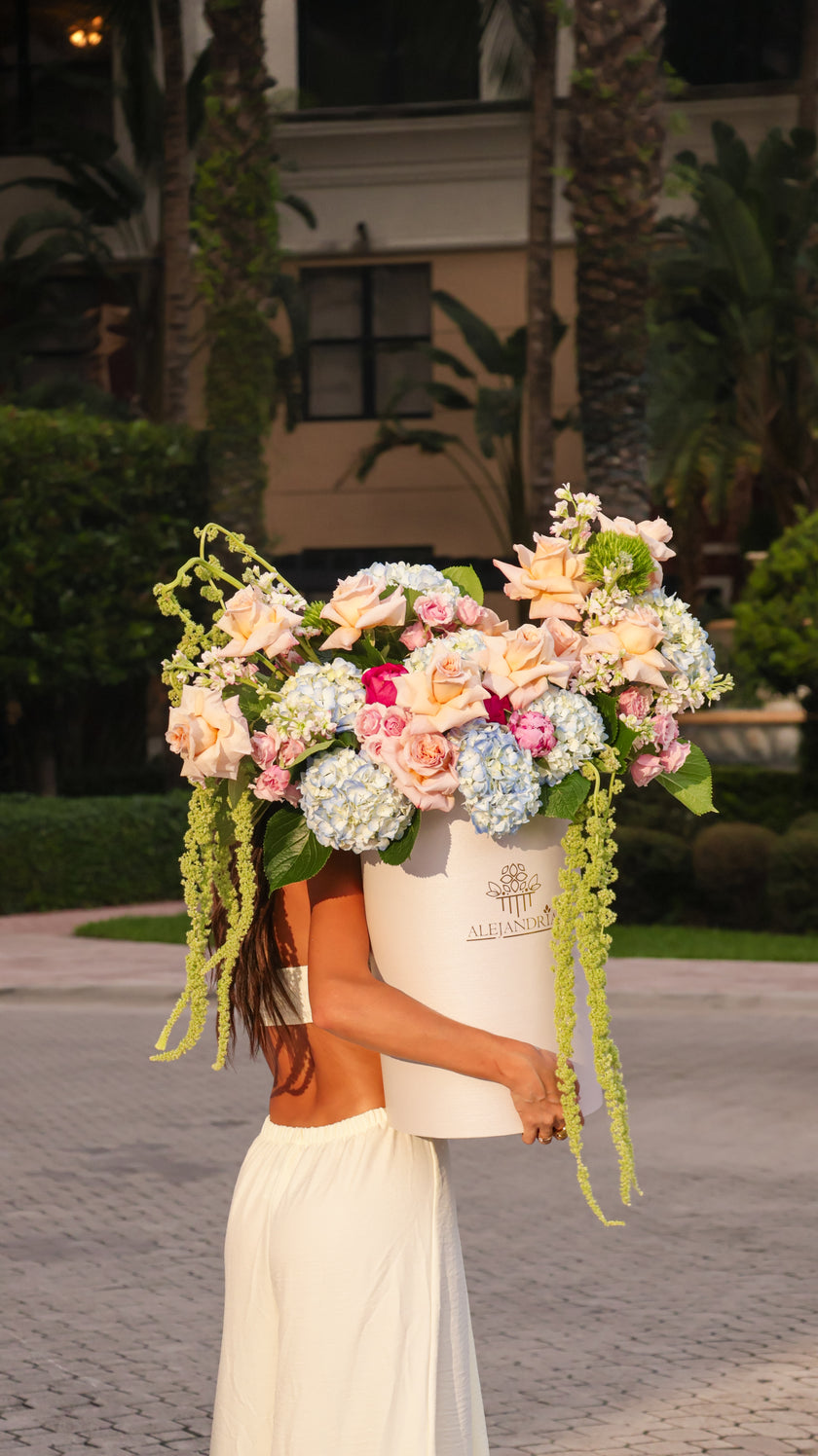 Eternal Grace – Luxury Rose & Hydrangea Hatbox