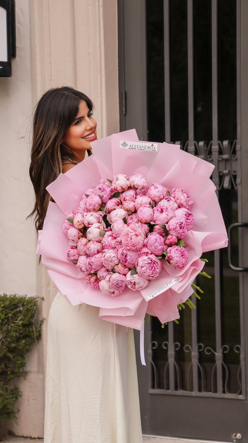 Peony Dream – Luxury Hand-Tied Bouquet