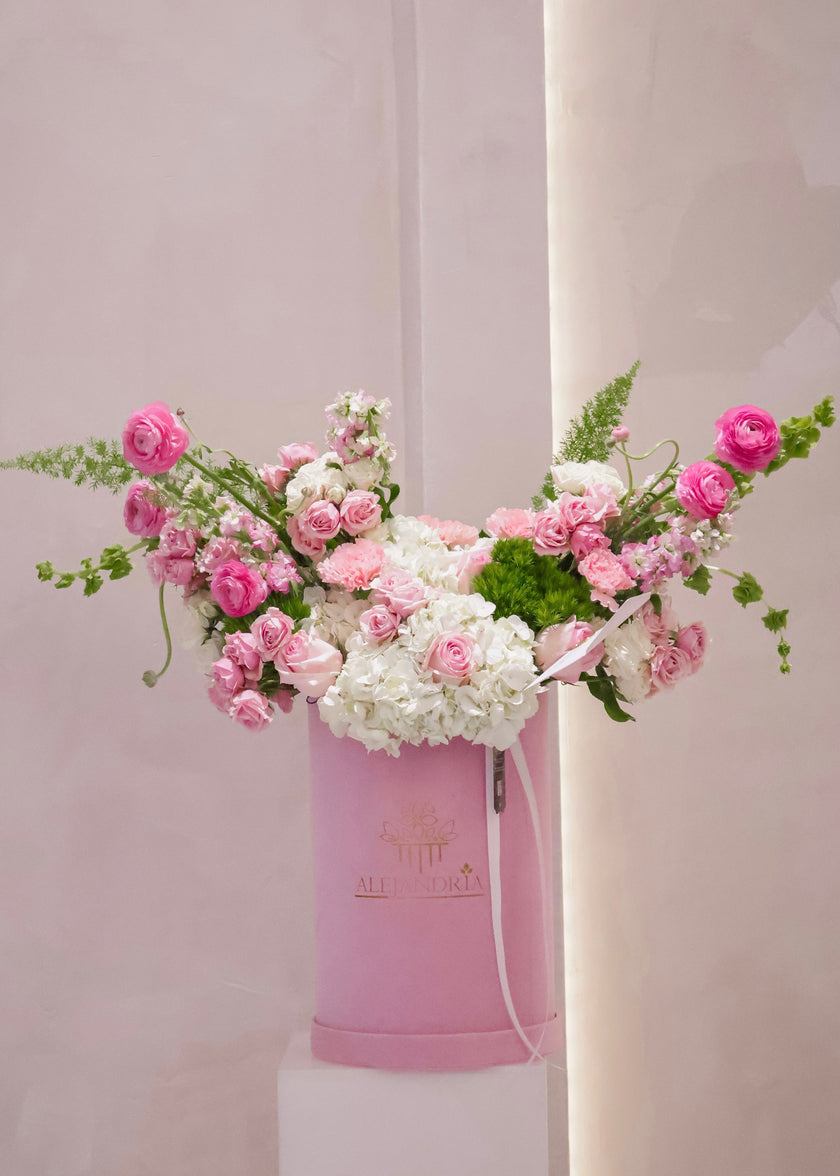 Blush Majesty – Luxury Garden in Bloom