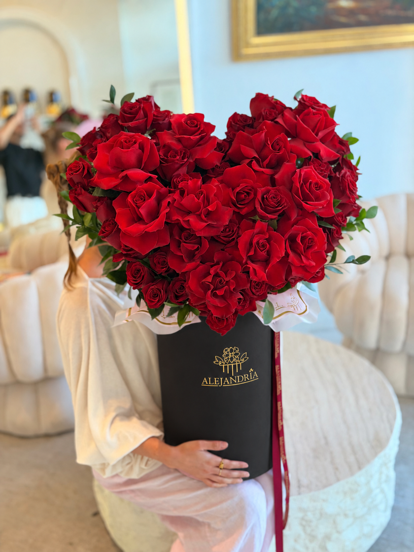Amore Heart – Luxury Red Rose Heart Box