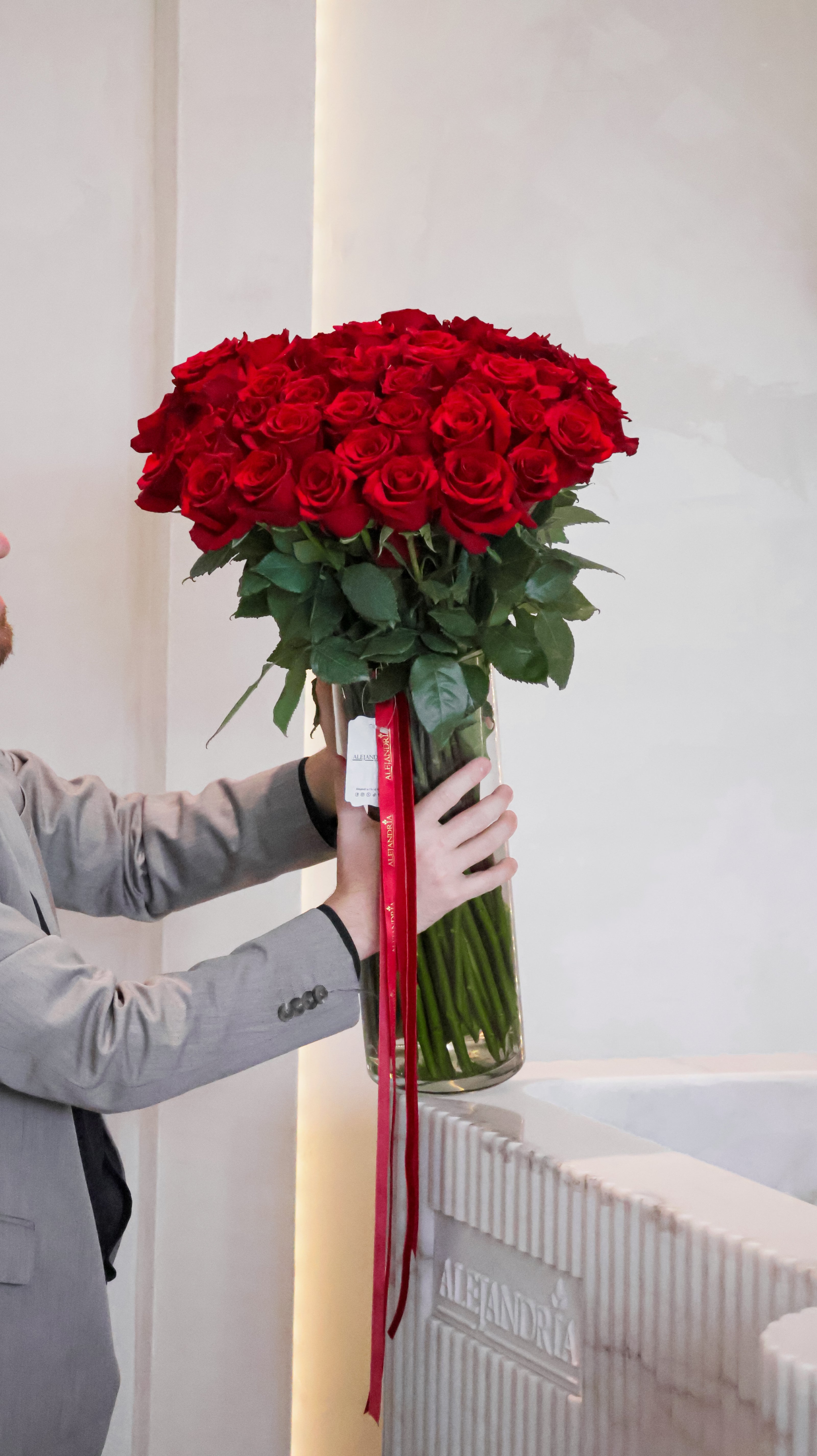 Red Reverence – Long-Stem Rose Collection