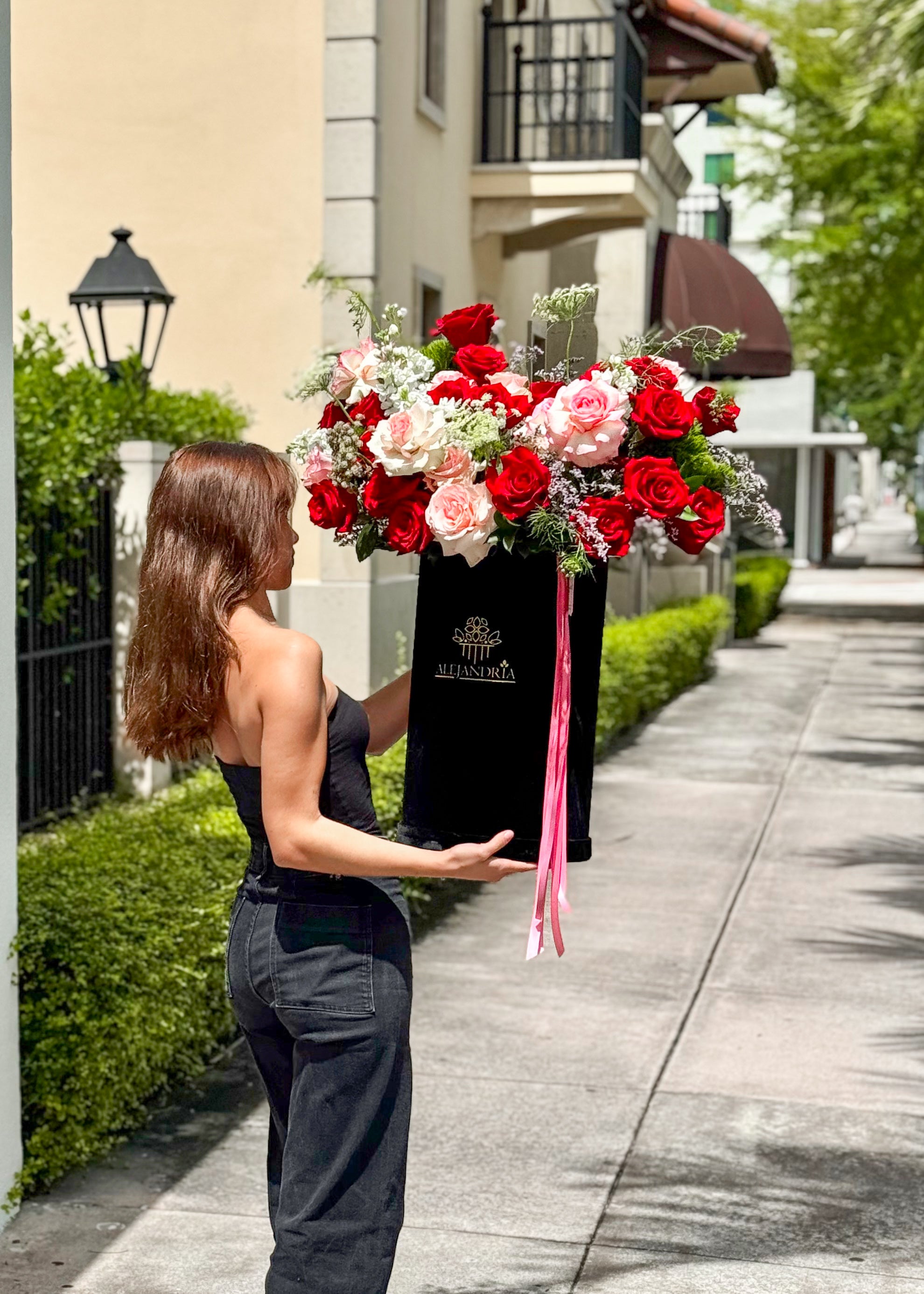 Amor Eterno - Grand Rose Luxe Stand Box