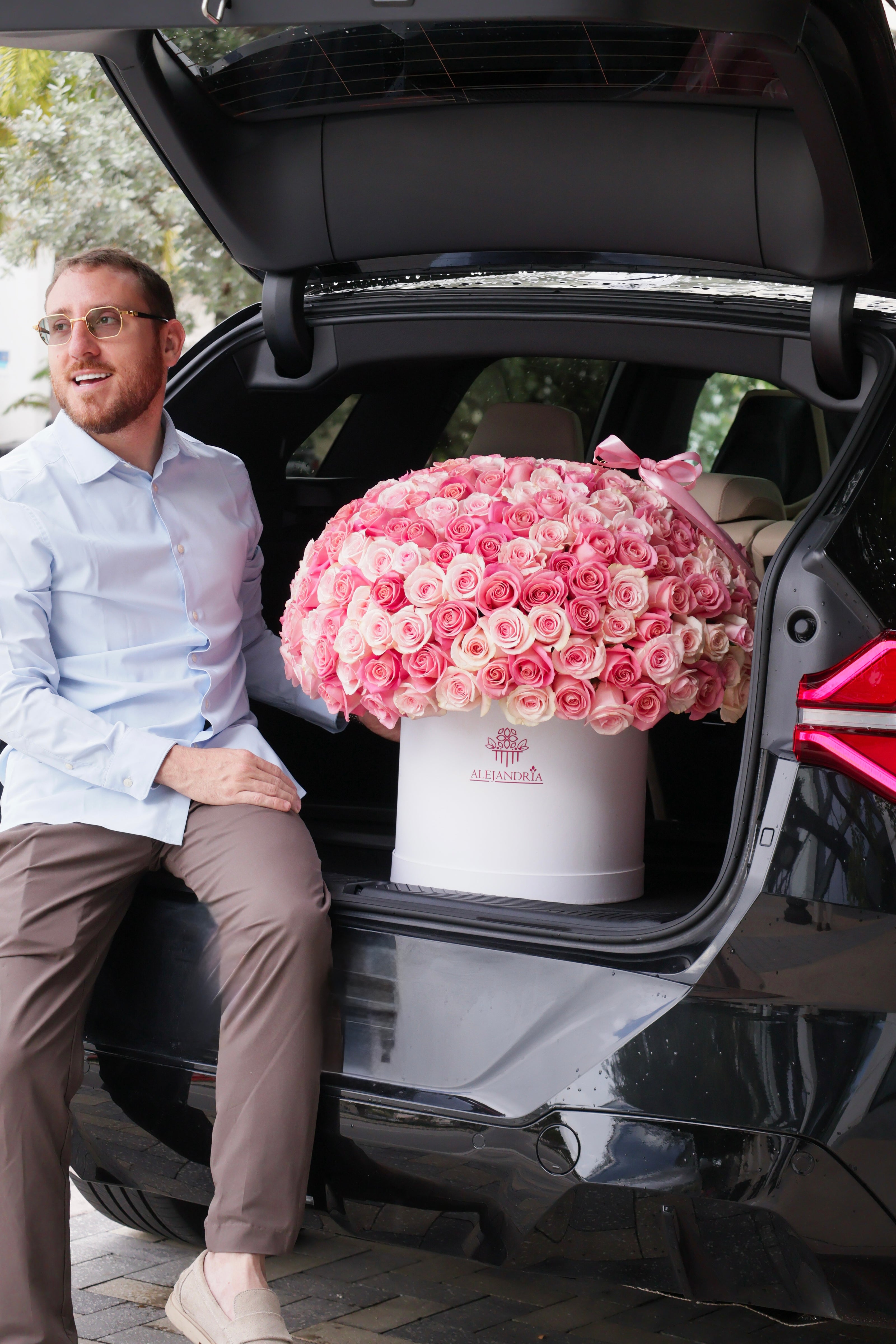 The Grand Blush – 300 Pink Roses