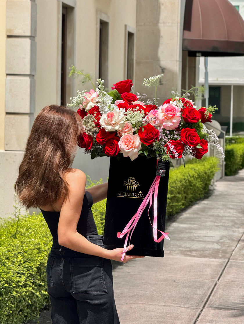 Amor Eterno - Grand Rose Luxe Stand Box