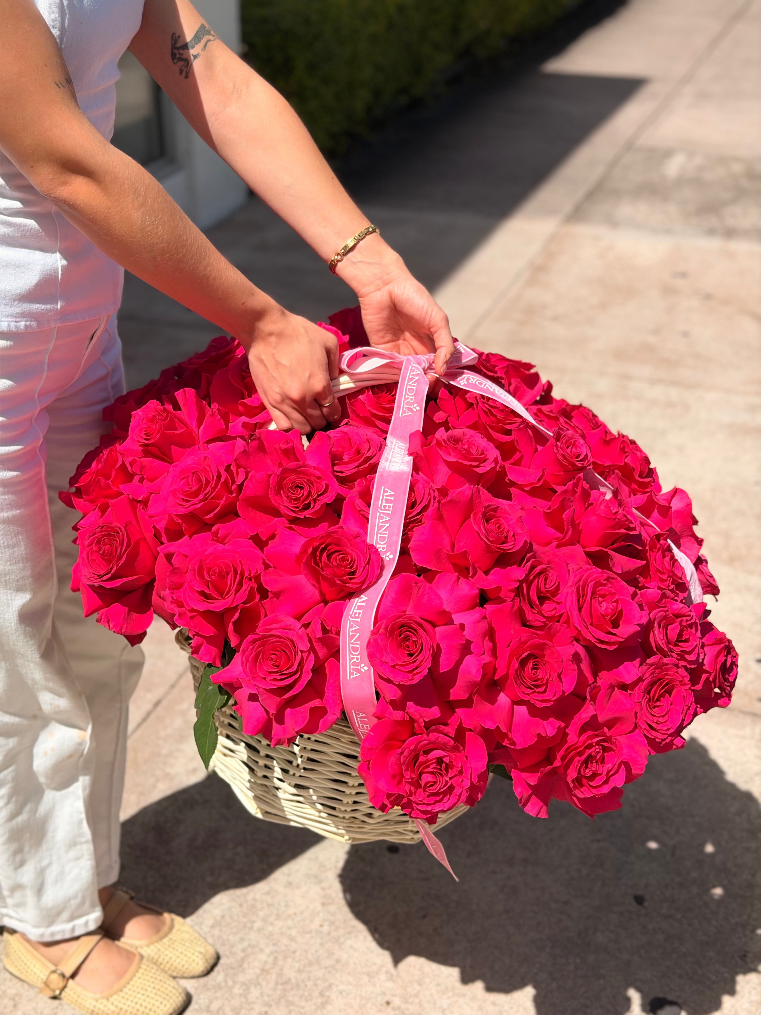 Fuchsia Muse – Luxury 50 Roses Wicker Basket