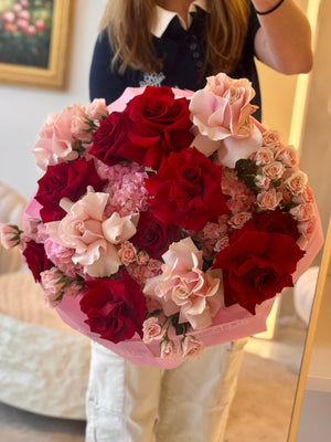 Rosé Amour – Luxury Red & Blush Bouquet