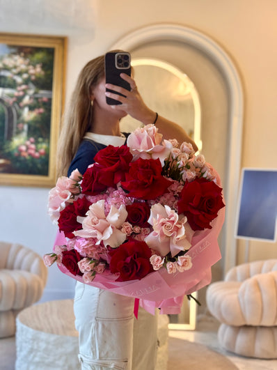 Rosé Amour – Luxury Red & Blush Bouquet