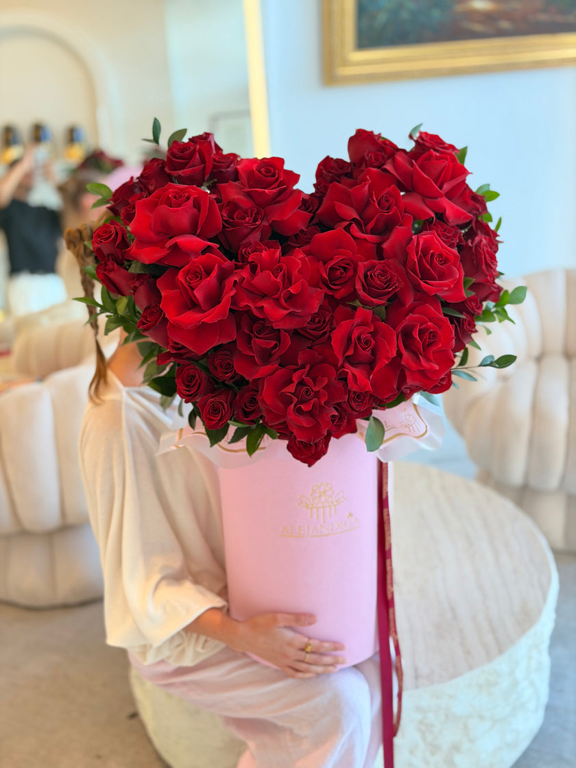 Amore Heart – Luxury Red Rose Heart Box