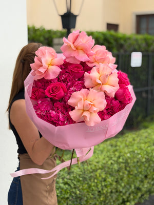 Miami Sunset – Luxury Pink & Coral Bouquet