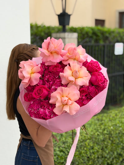 Miami Sunset – Luxury Pink & Coral Bouquet
